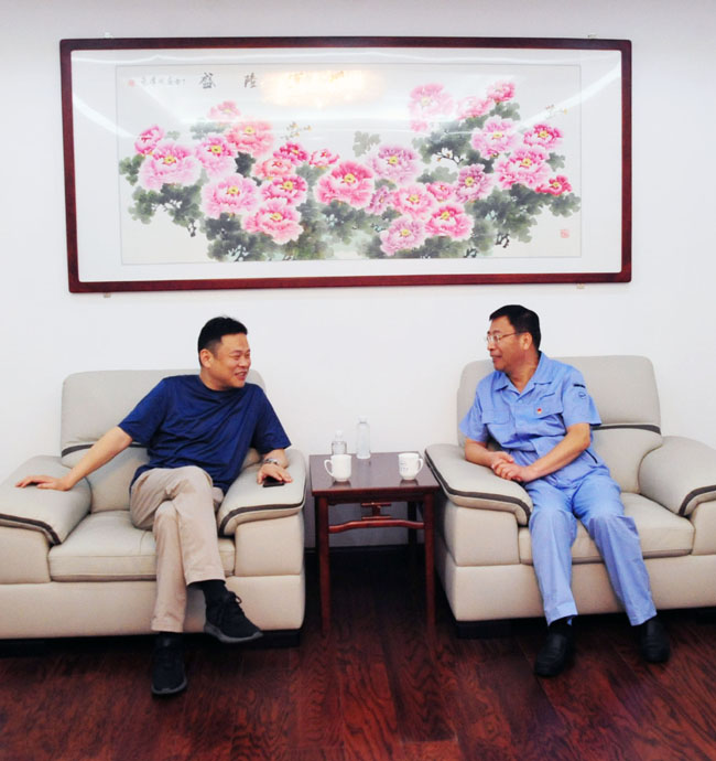 光大銀行洛陽(yáng)分行行長(cháng)尚明勝等一行到萬(wàn)基控股集團調研