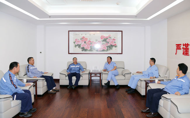 中鋁瑞閔鋁板帶有限公司黨委副書(shū)記李鐵到萬(wàn)基控股集團進(jìn)行業(yè)務(wù)交流