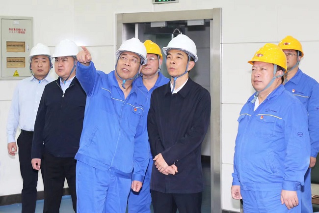新安縣委副書(shū)記、代縣長(cháng)崔占科到萬(wàn)基控股集團調研