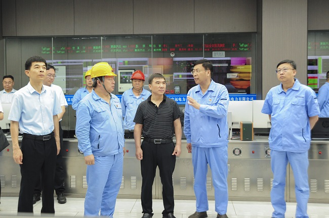 洛陽(yáng)市委常委、常務(wù)副市長(cháng)張玉杰一行到萬(wàn)基控股集團調研