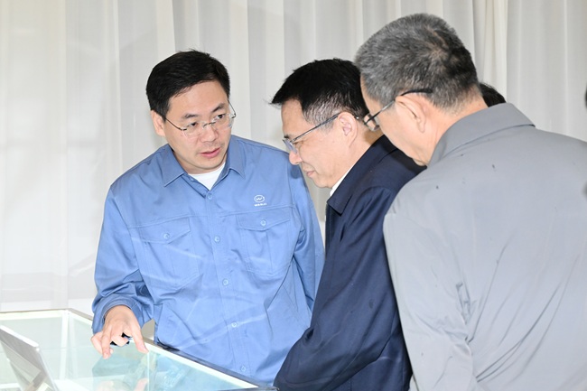 新疆建設兵團黨委、副秘書(shū)長(cháng)、副團長(cháng)毛知兵一行到萬(wàn)基控股集團調研